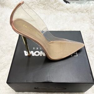 ✨SOLD✨NEW Fashion Nova Pointed Heels. Never worn size 7